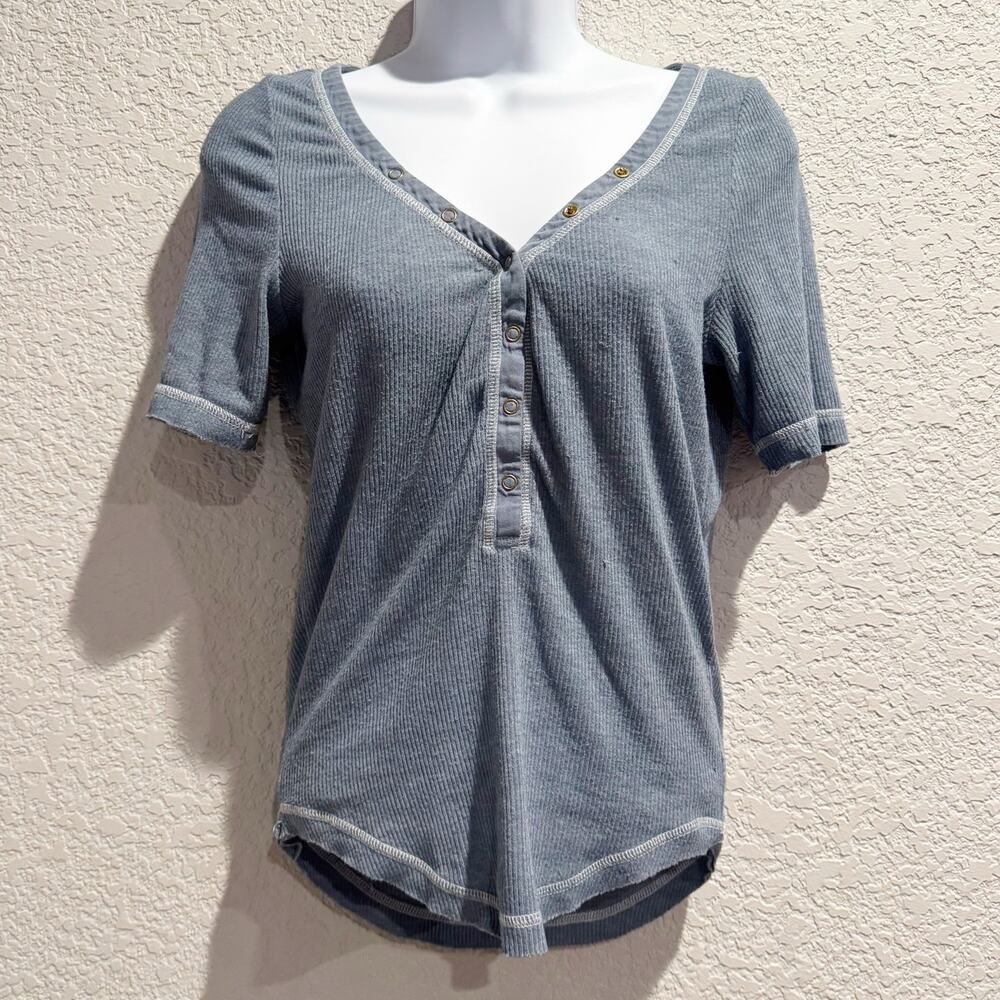 out from under | ribbed baby blue v-neck boho women's henley sz M